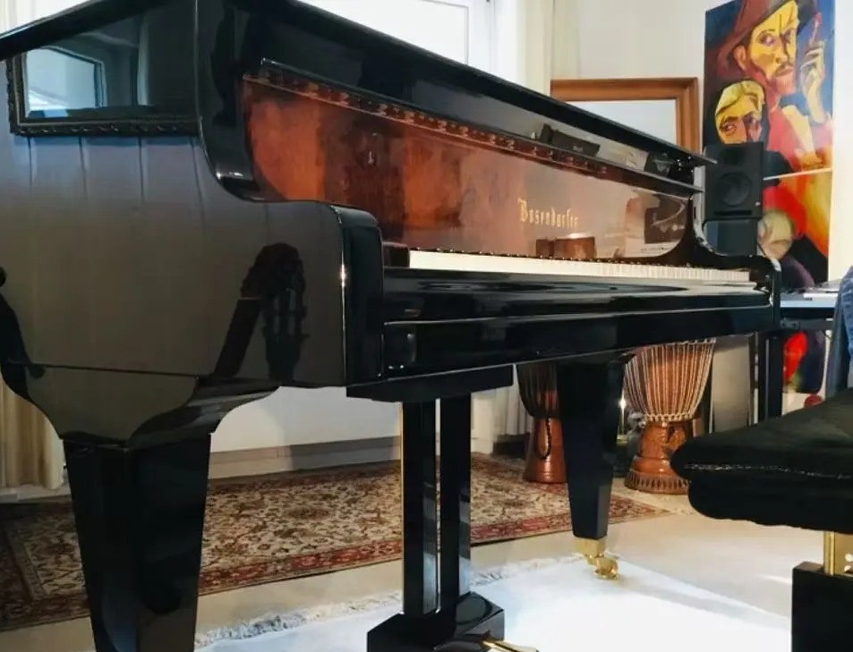 Bösendorfer Flügel Vergleich Fazioli Luxus-Marke Klangwelt