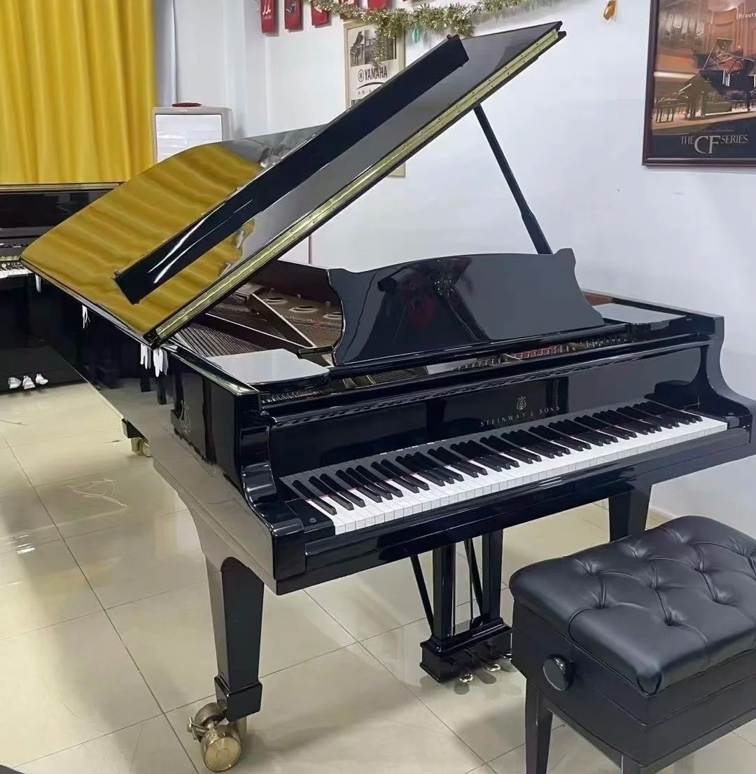 Steinway D-274 Konzertflügel schwarz Bühne akustische Anforderungen