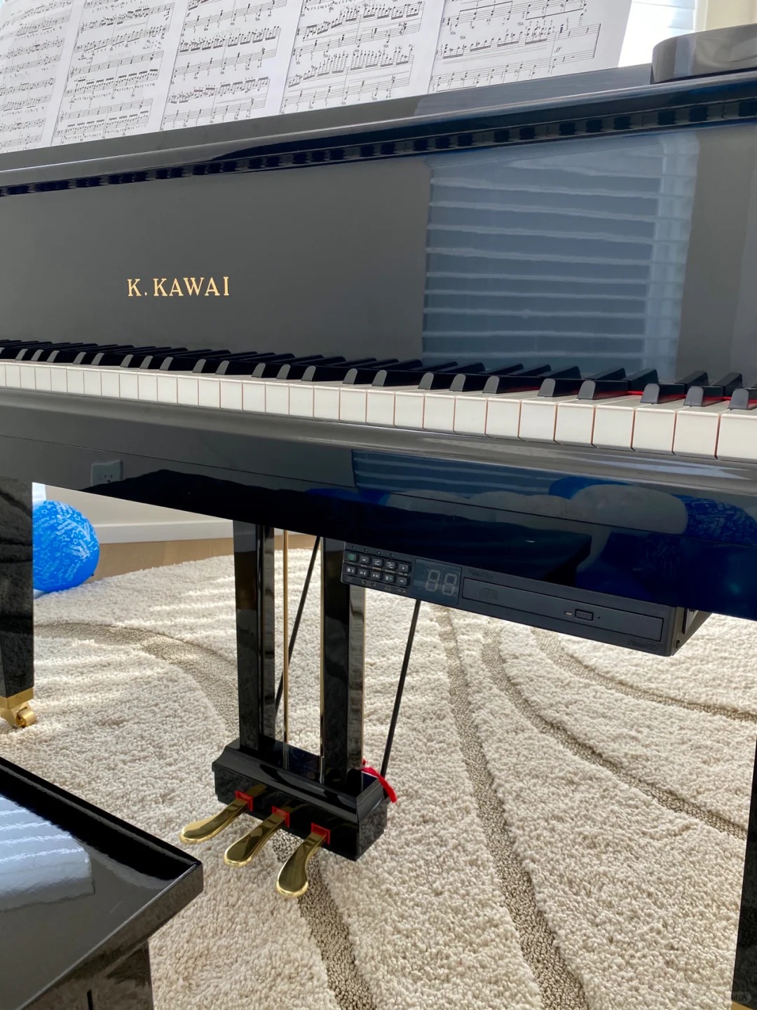 Pianoforte a coda di seconda mano — riferimento visivo per l'articolo: Prezzo Pianoforte Verticale Usato: Guida Completa per
