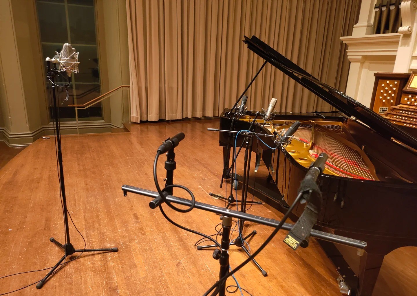 Pianoforte a coda da concerto — riferimento visivo per l'articolo: Guida alla scelta del Kawai pianoforte a coda per concerto