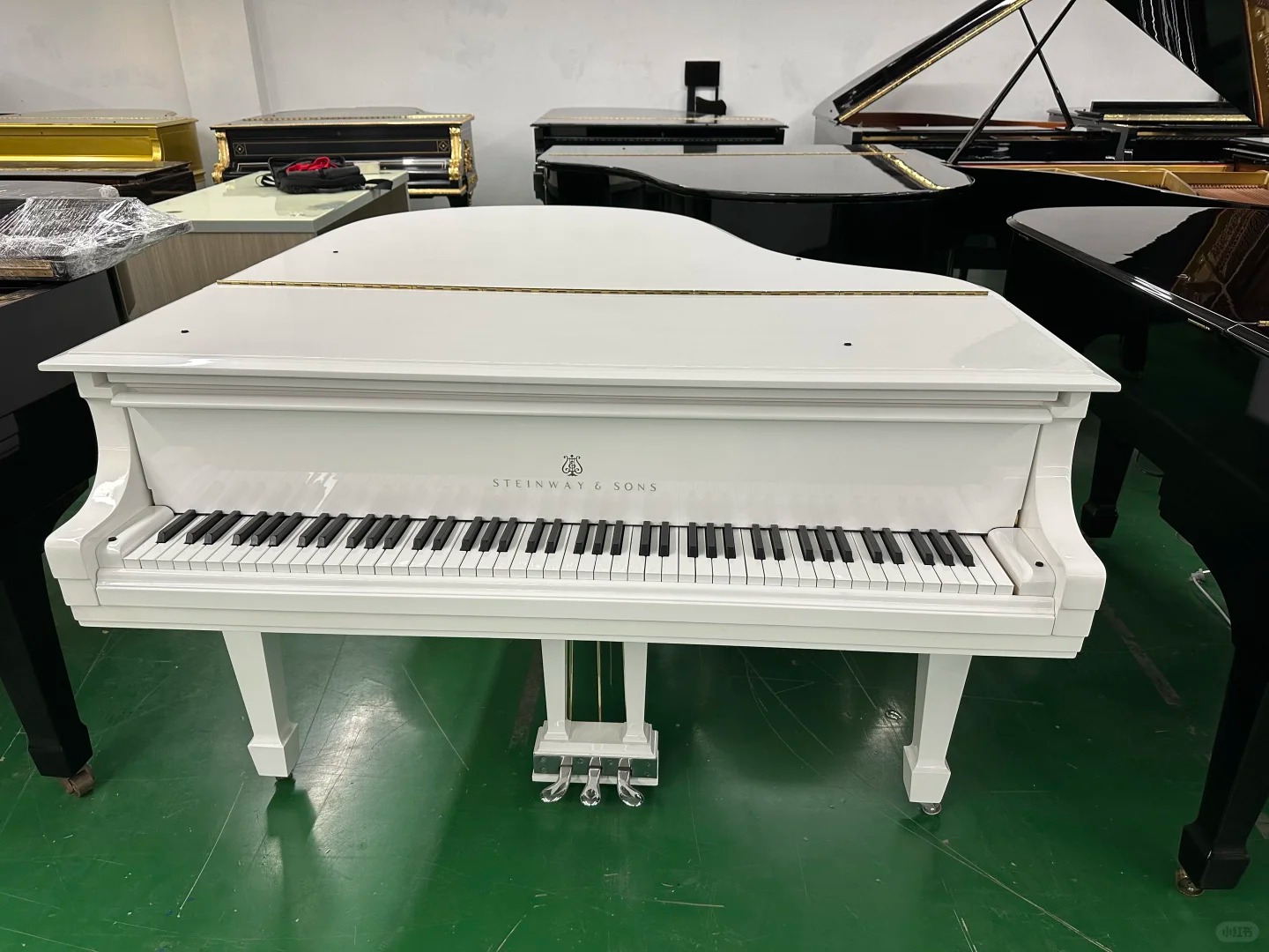Pianoforte a coda Steinway — riferimento visivo per l'articolo: Guida al Pianoforte a Coda per Chiesa: Acustica e Manutenzion