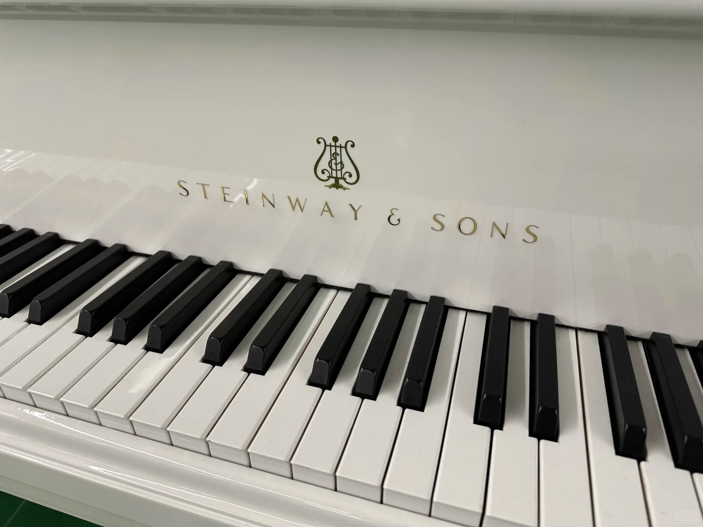 Pianoforte a coda Steinway — riferimento visivo per l'articolo: Guida al Pianoforte a Coda per Conservatorio: Requisiti e Mod
