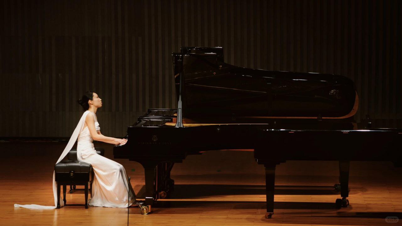 Piano à queue Piano queue vue principale