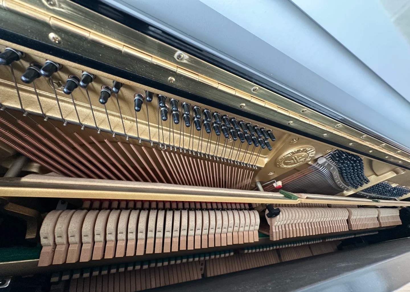 Piano droit Yamaha : qualité, prix et caractéristiques d'un standard du marché Piano droit Yamaha - modèle de référence et son prix sur le marché